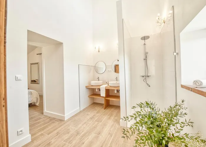 Escons Domaine De Charme 3* Saint-Sulpice-sur-Leze