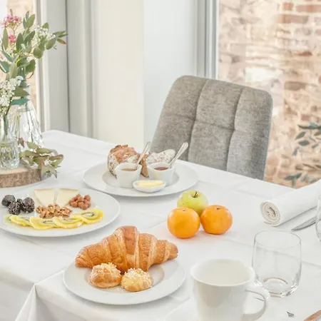 Casa de hóspedes Escons Domaine De Charme Saint-Sulpice-sur-Leze