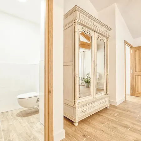 Escons Domaine De Charme 3* Saint-Sulpice-sur-Leze