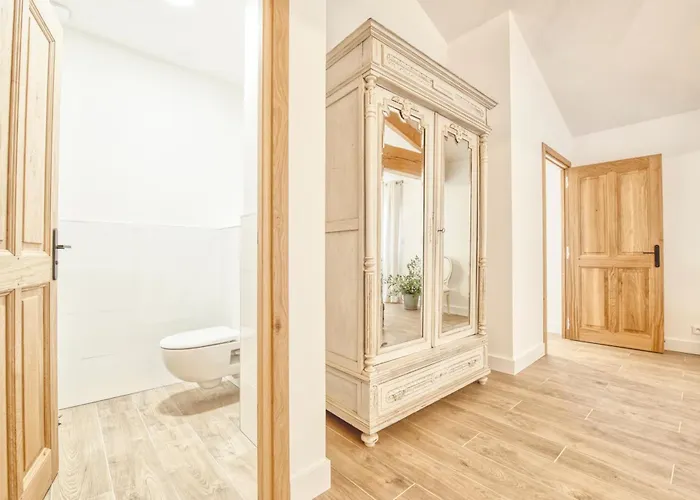 Escons Domaine De Charme 3* Saint-Sulpice-sur-Leze